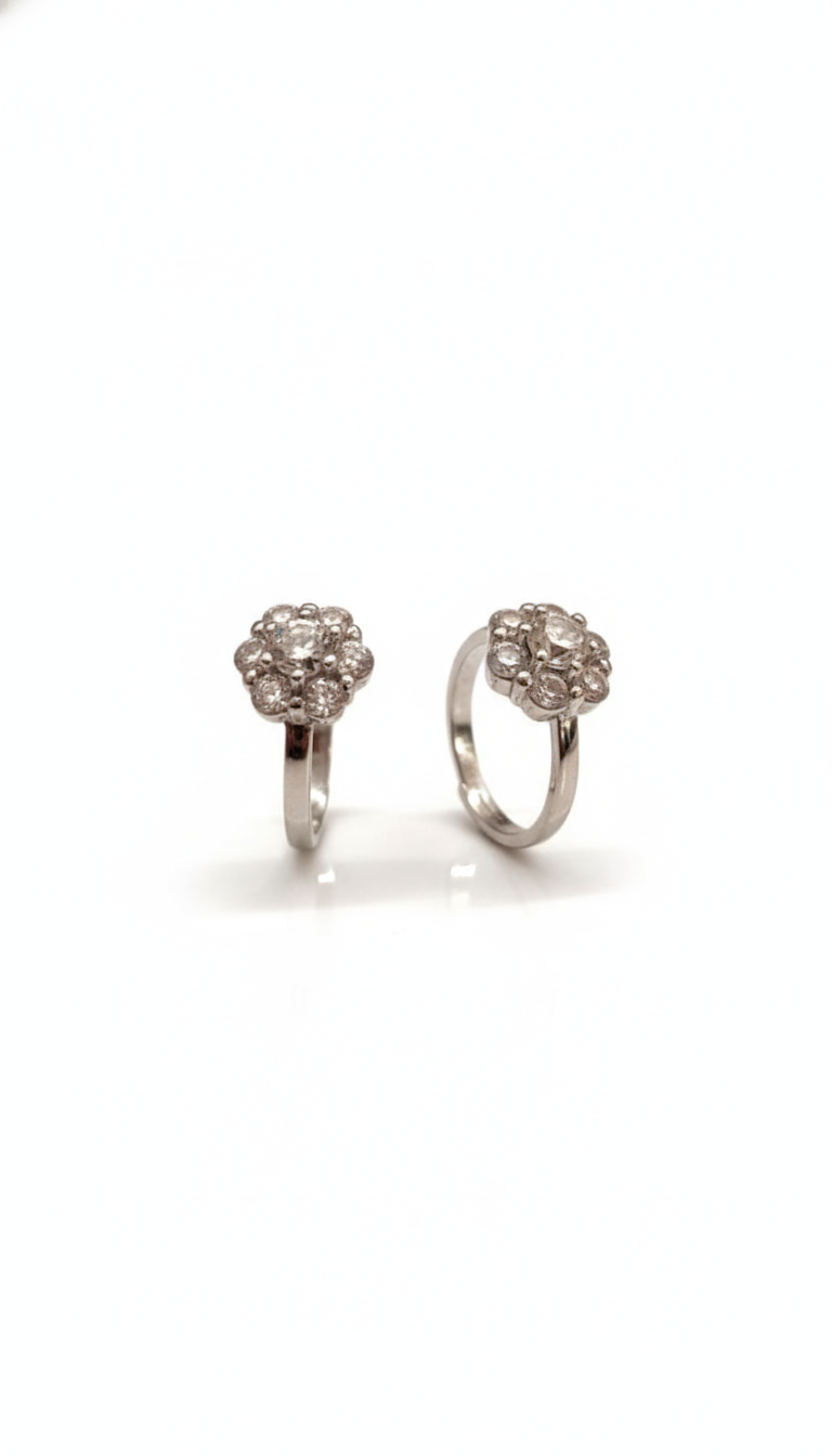 Sparkling Flower Cluster Toe Ring